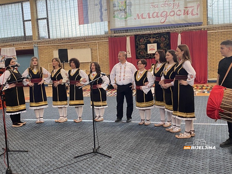 KUD "Ravno Polje" iz Ugljevika okuplja više od 180 članova: Gdje god odu, dobijaju ovacije (FOTO)