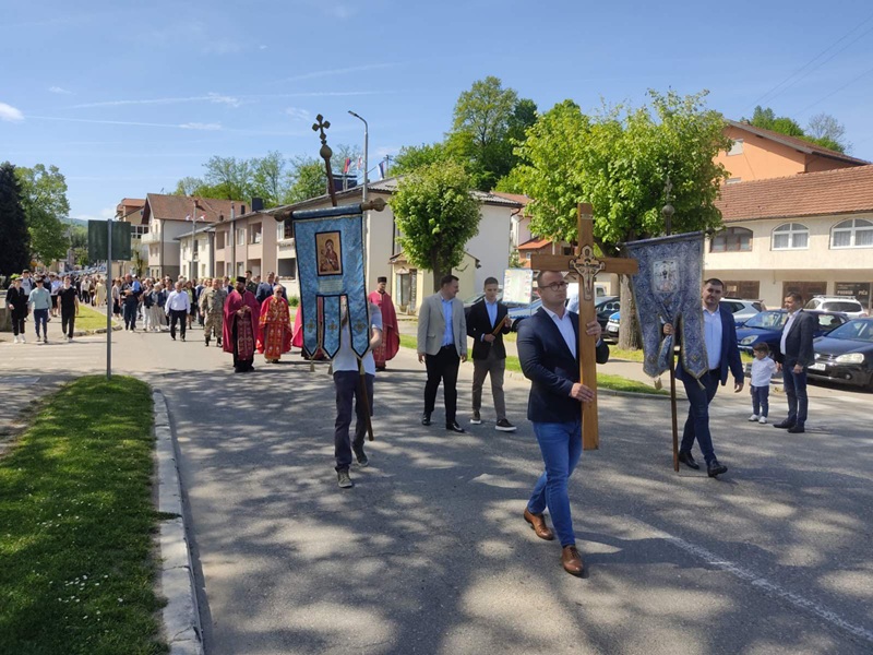 Đurđevdan u Loparama: Litija i pomen borcima obilježili Dan opštine