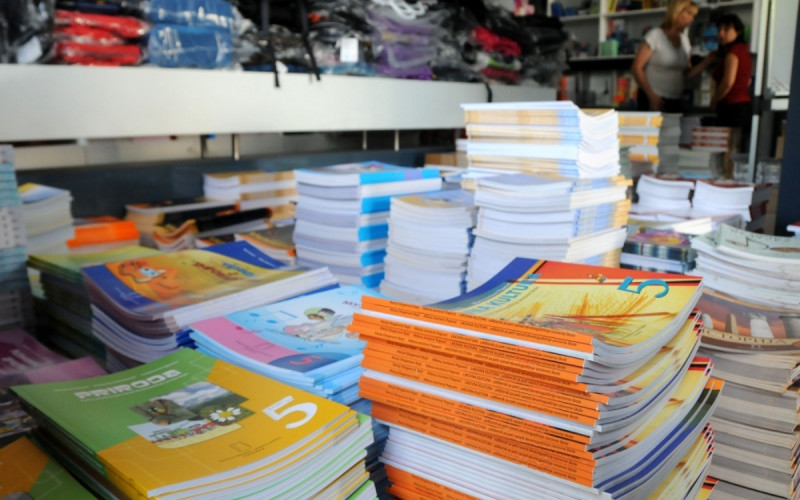 Svi osnovci u Republici Srpskoj dobijaju besplatne udžbenike: Obezbijeđeno 16 miliona KM