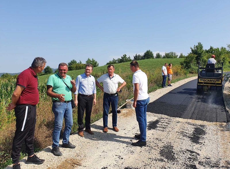 POSEBNA PAŽNJA IZGRADNJI INFRASTRUKTURE Načelnik Ugljevika obišao radove u Mezgraji-Kose