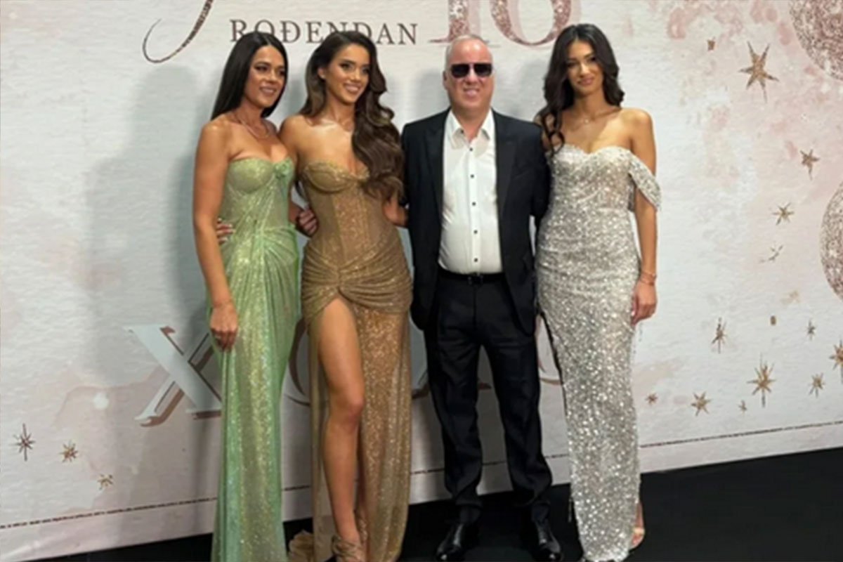 Žena Saše Matića izgleda kao da je sestra svojim kćerkama (FOTO, VIDEO)