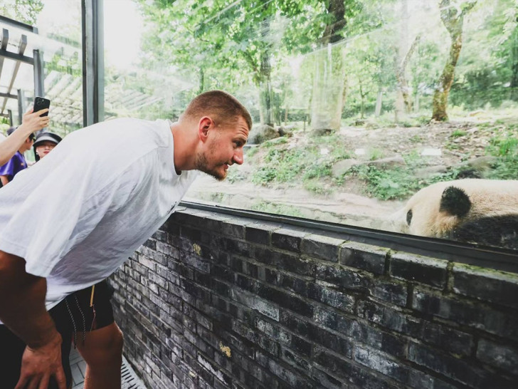 Jokićev šou u Kini: Humor, igre i hiljade navijača (VIDEO)