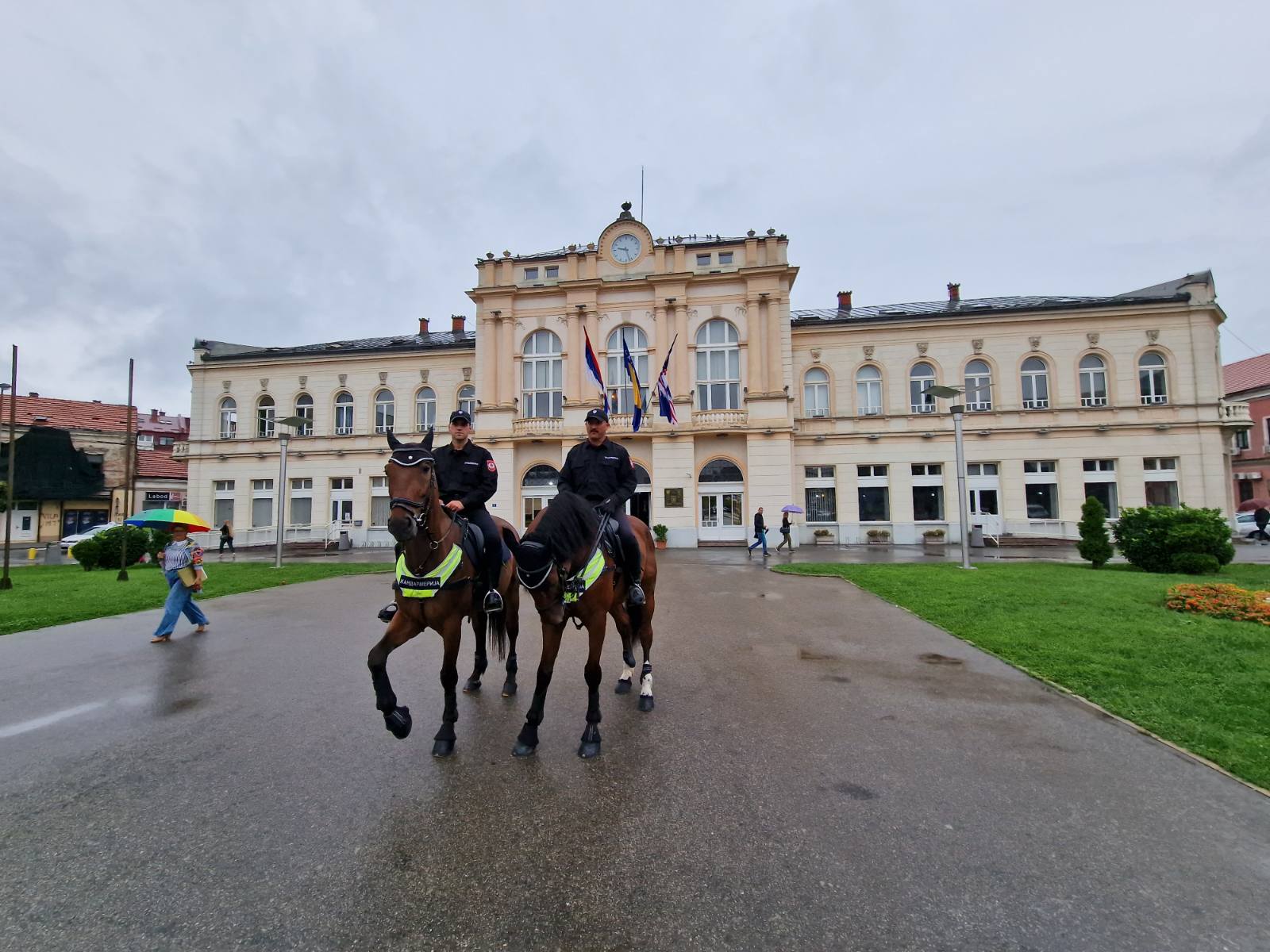 Bijeljina: Ulicama grada patrolirala konjica žandarmerije