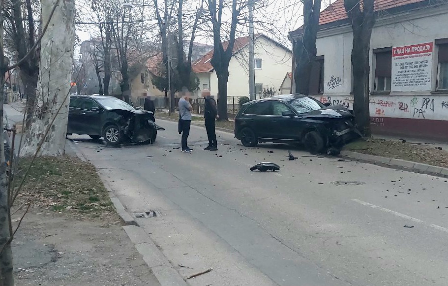 Bijeljina: Sudar dva vozila, obustavljen saobraćaj (FOTO) 