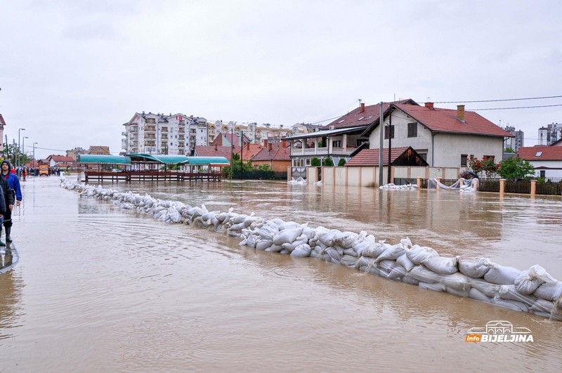 Ovako su u vrijeme velike poplave izgledali dijelovi Bijeljine (FOTO)