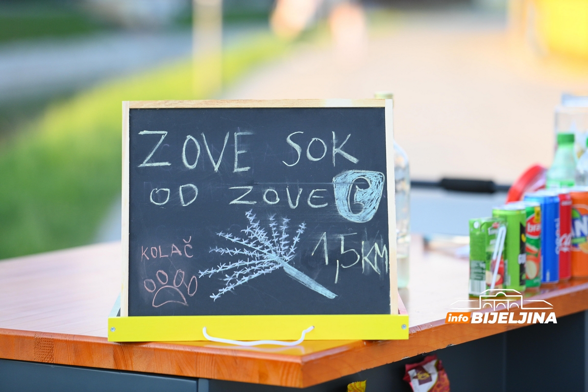 Milioneri mu okrenuli leđa, ali NIJE ODUSTAO: U Bijeljini ostvario ideju iz Beča, mini-biznis pokrenuo na triciklu (FOTO)