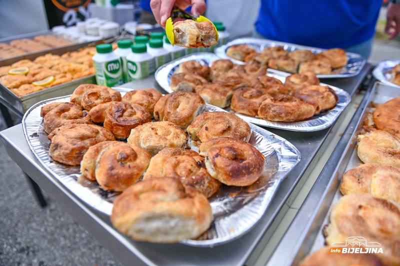 Emir Banjanović iz Beča: Tata je rekao buregdžinica će se zvati „Željo“ i tačka! (FOTO)
