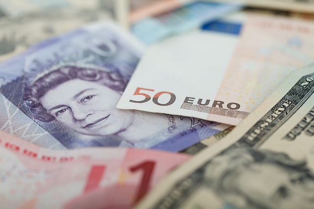 Dejli mejl: KRIJUMČARI DNEVNO ZARADE VIŠE OD 1,6 MILIONA FUNTI
