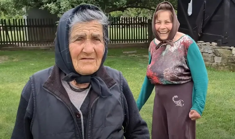 Četiri sestre iz Mrtvice imaju više od 80 godina, nikad se nisu udavale – i rade više nego iko u selu /VIDEO/