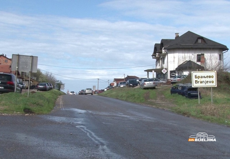 Iz naselja između Bijeljine i Zvornika se ne odlazi, već dolazi: Od rata izgrađeno 800 kuća, treba im fabrika (FOTO)