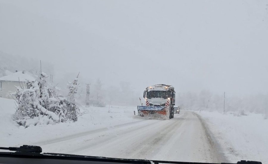 Lopare: Puteve čisti skoro 30 mašina, nema struje u nekoliko mjesnih zajednica (FOTO)