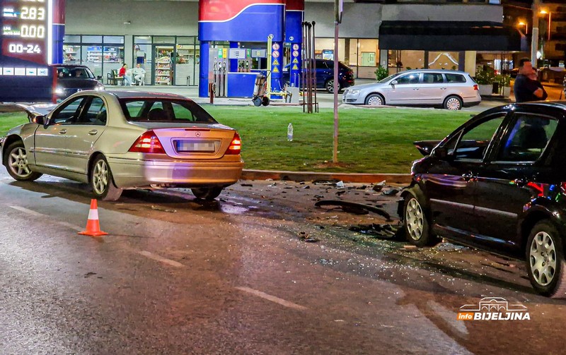Bijeljina: Sudar tri vozila, ima povrijeđenih (FOTO)