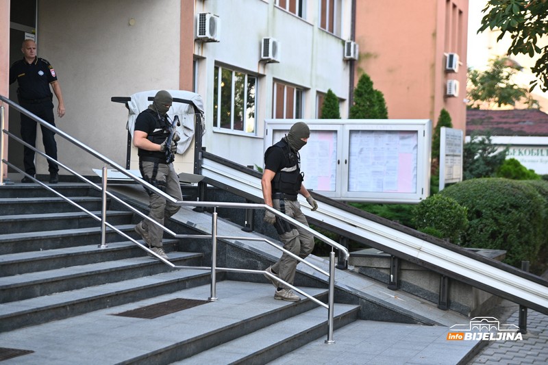 Uhapšeni u Bijeljini sprovedeni u Tužilaštvo (FOTO)