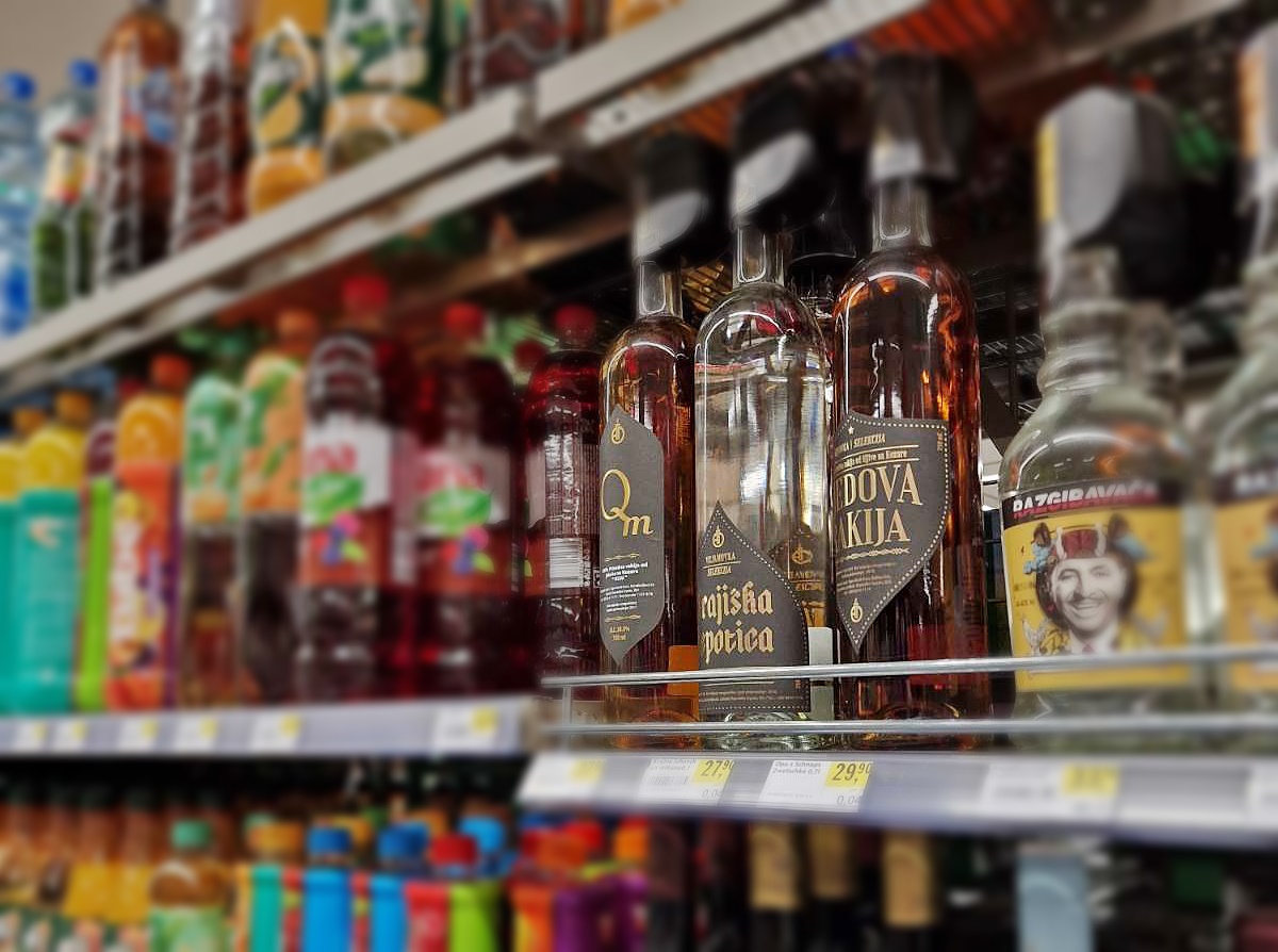 Kvalitet prepoznat i u Evropi: “Djedova rakija” na policama poznatih marketa u Austriji (FOTO)