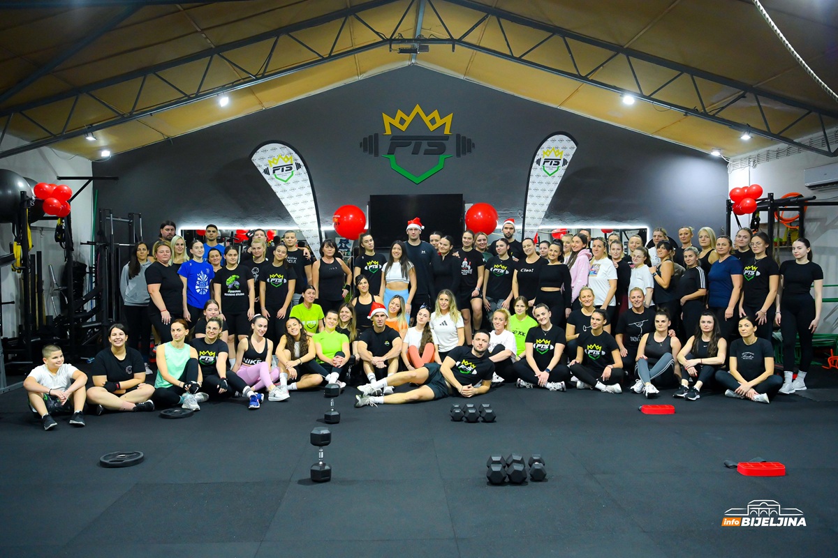 Kruna najuspješnije sezone do sada: Članovi PTS Bijeljina održali novogodišnji trening i sakupili 136 paketića (FOTO)