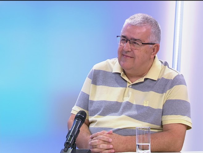 Bastašić: Nećemo ukloniti časni krst na groblju u Zemunu