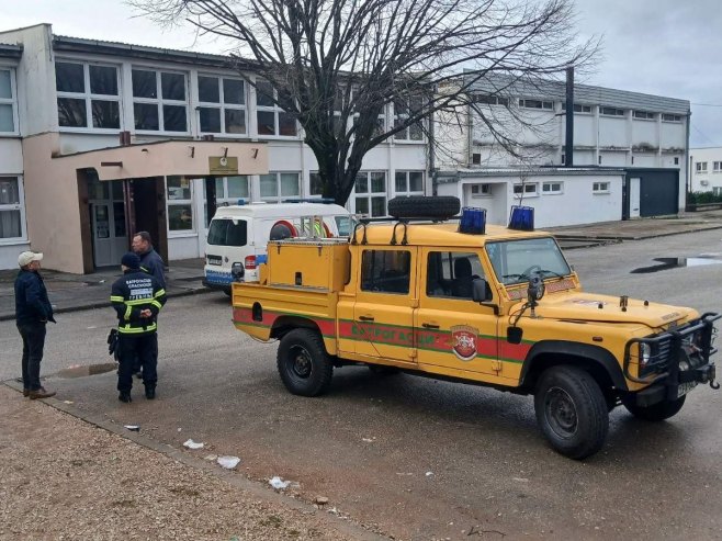 Pogledajte šta piše u prijetećoj poruci upućenoj na mejl škole (FOTO)