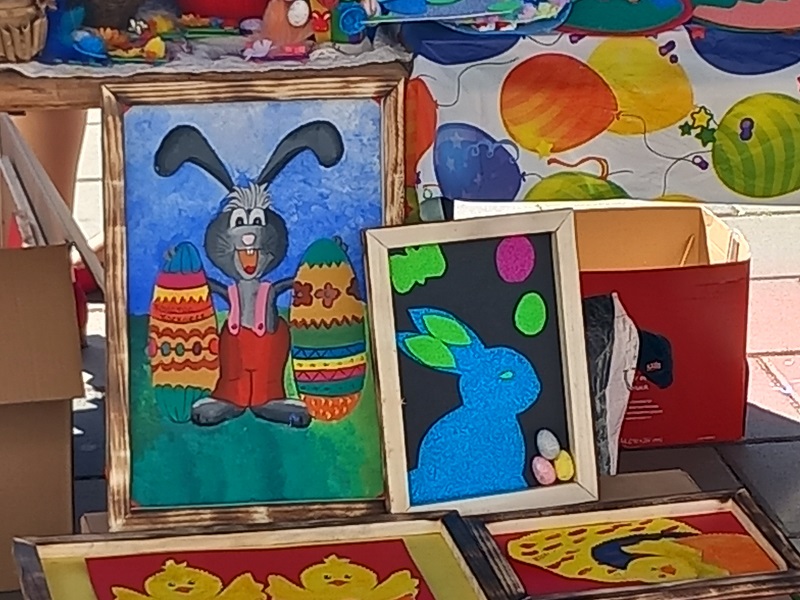 Prodajna izložba Udruženja „Bijeljinska djeca suncokreti“, novac usmjeren za pomoć djeci sa poteškoćama u razvoju (FOTO)