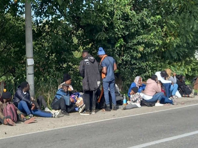 DESETINE MIGRANATA u Kojčinovcu kod Bijeljine (FOTO)