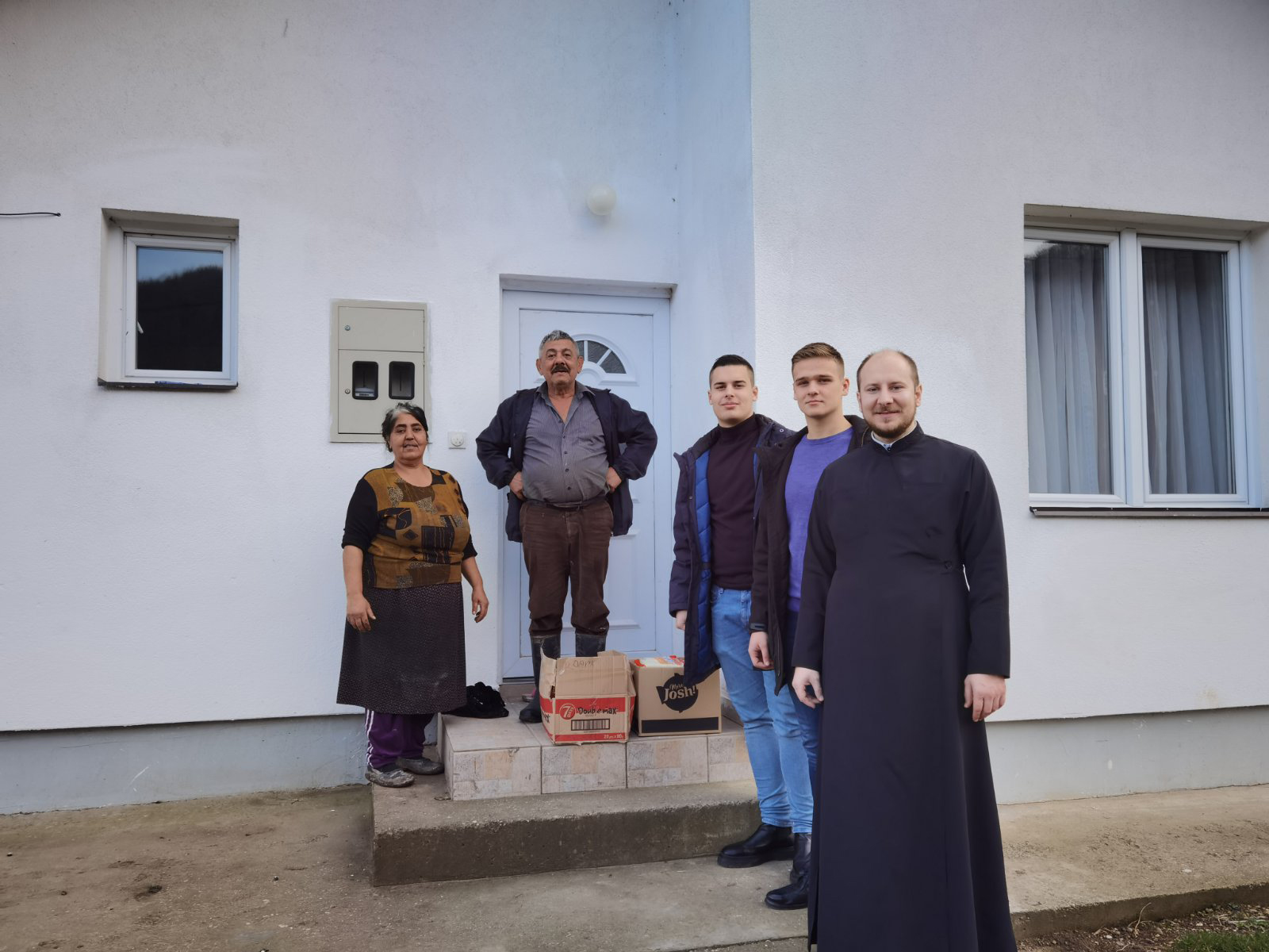 Lopare: Obezbijeđeni paketi za 20 porodica