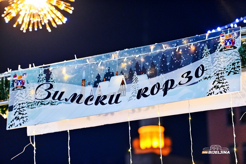 Praznična euforija stigla u Bijeljinu: Pogledajte novogodišnju čaroliju u gradu (FOTO)
