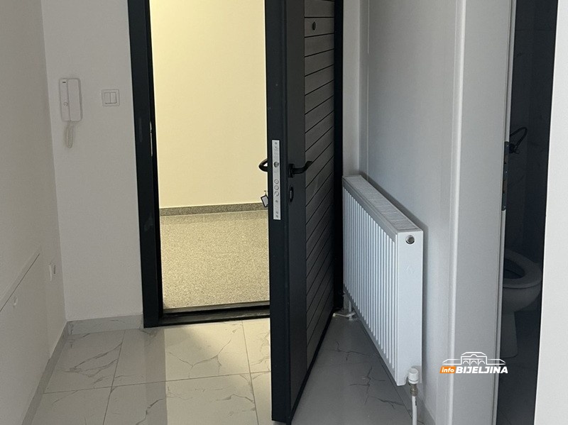 Nova šansa za mlade u RS: Krediti za studiranje i kupovinu prve nekretnine