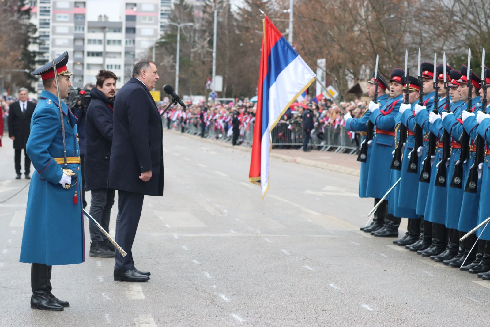 KAZNAMA SAMO JAČAJU SRPSKU, A RUŠE BiH Uvođenje sankcija Evropske unije predsedniku RS predstavlja mač sa dve oštrice