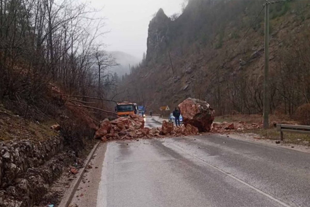 Zbog porasta temperature postoji opasnost od odrona, vozači oprez