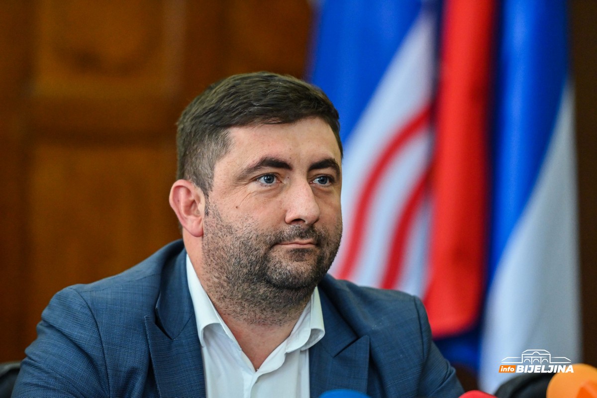 Petrović bi svaku rupu zakrpio sa 11 miliona: Poljoprivrednici, što nas niste podržali kad smo mi protestovali?