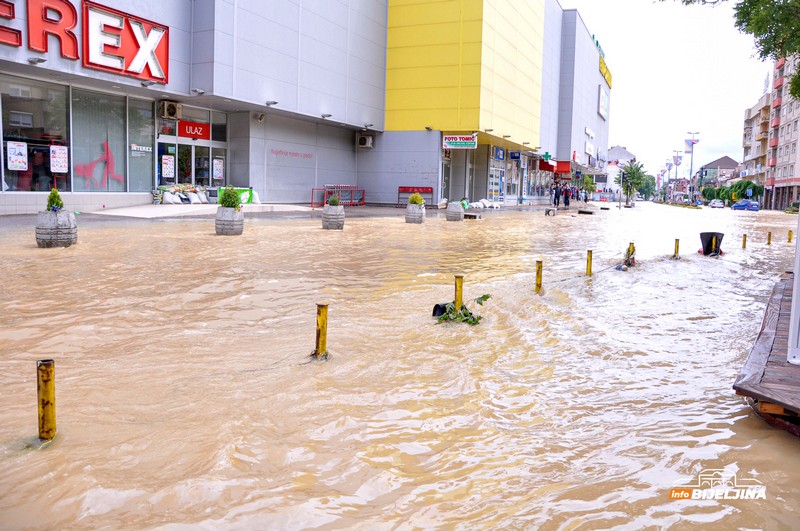 Ovako su u vrijeme velike poplave izgledali dijelovi Bijeljine (FOTO)