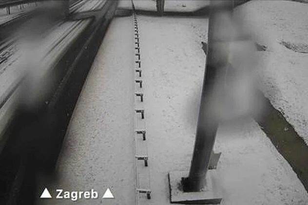 Hrvatska: Stigla promjena vremena, obilne snježne padavine već stvaraju problem vozačima (FOTO)