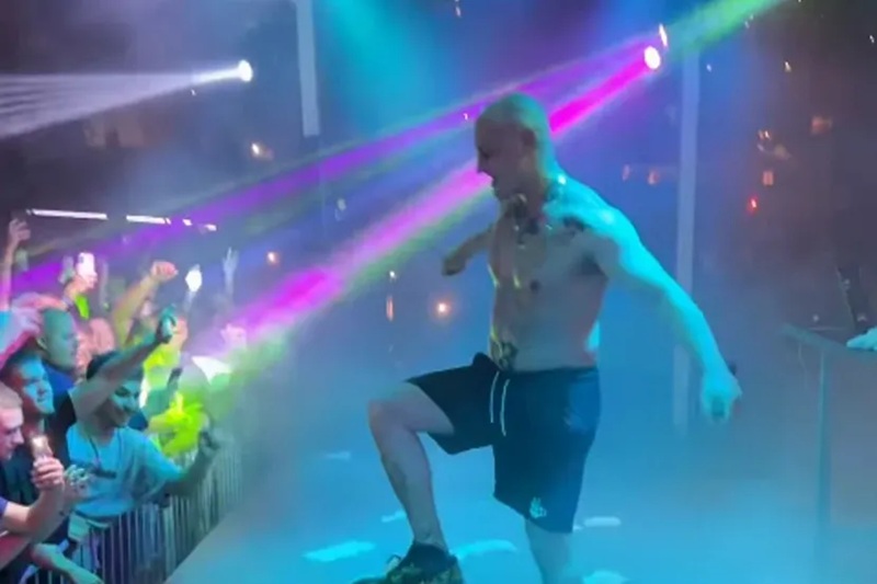 Desingerica opet šokira svojim nastupom iz CG