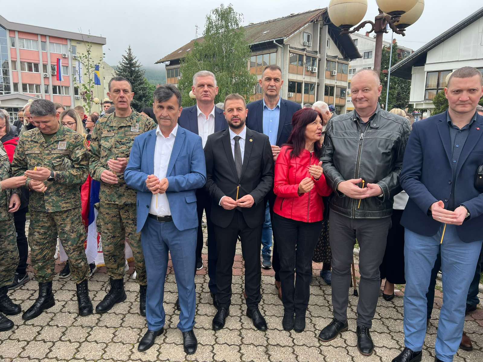 Ugljevik: Održan svečani defile ratnih zastava Vojske Republike Srpske