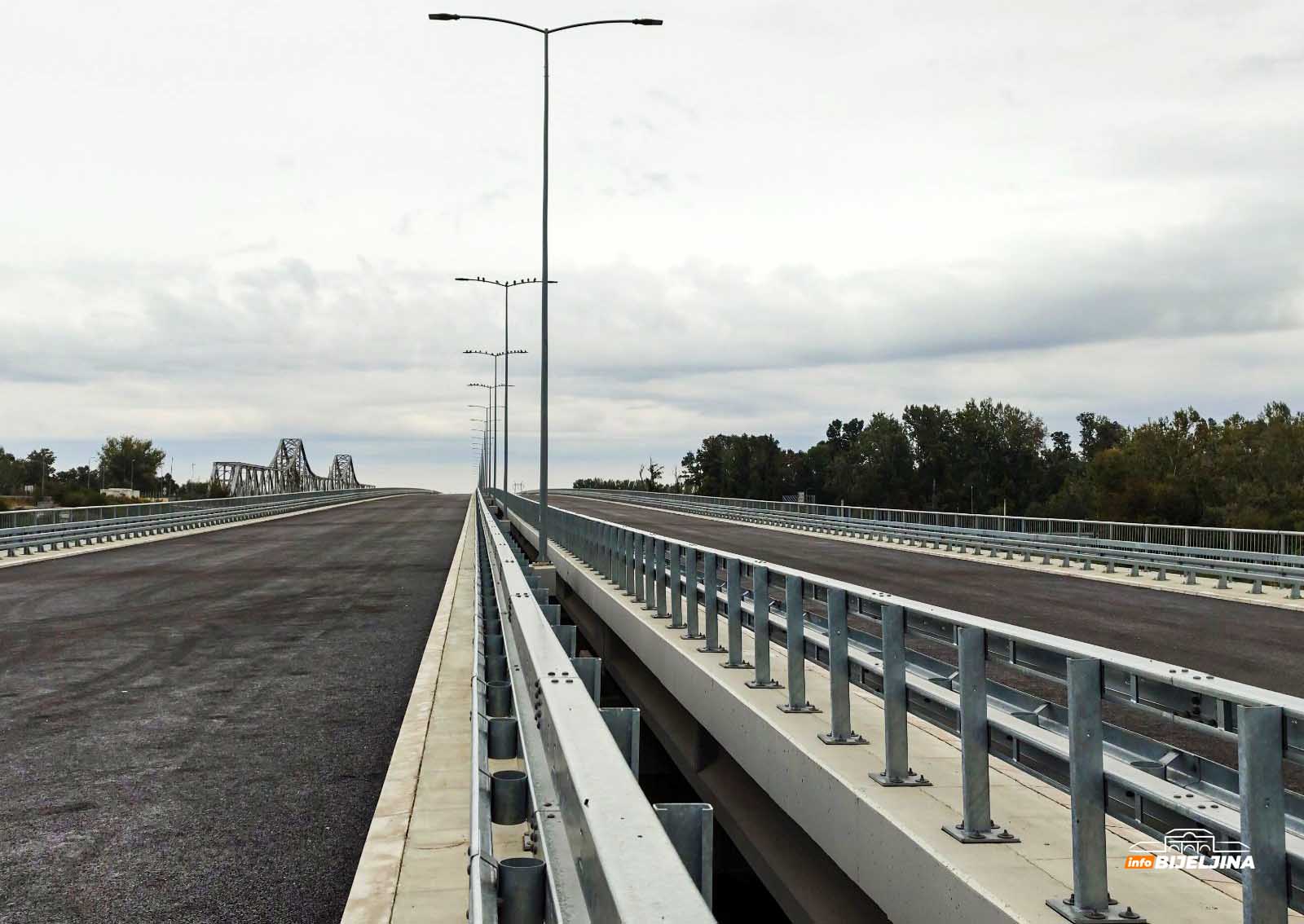 Počelo testiranje mosta kod Bijeljine, na dionici Kuzmin - Sremska Rača: Izvezli šest kamiona sa po 35 tona (VIDEO)