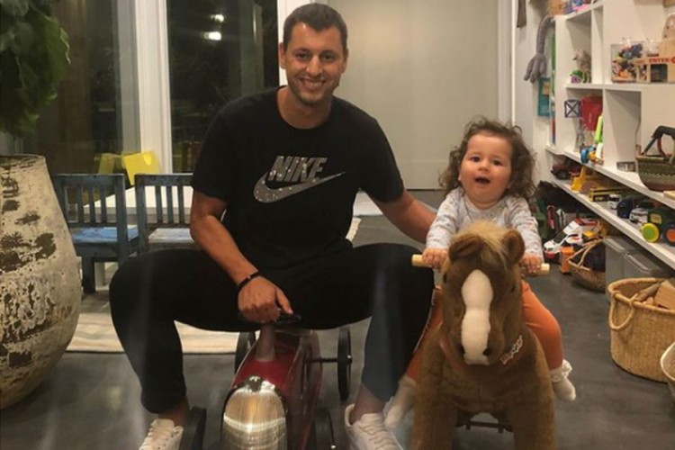 Sofija se vratila kući: Malena heroina je svakim danom sve bolje