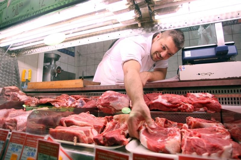 Uvozno meso zatvara domaće farme