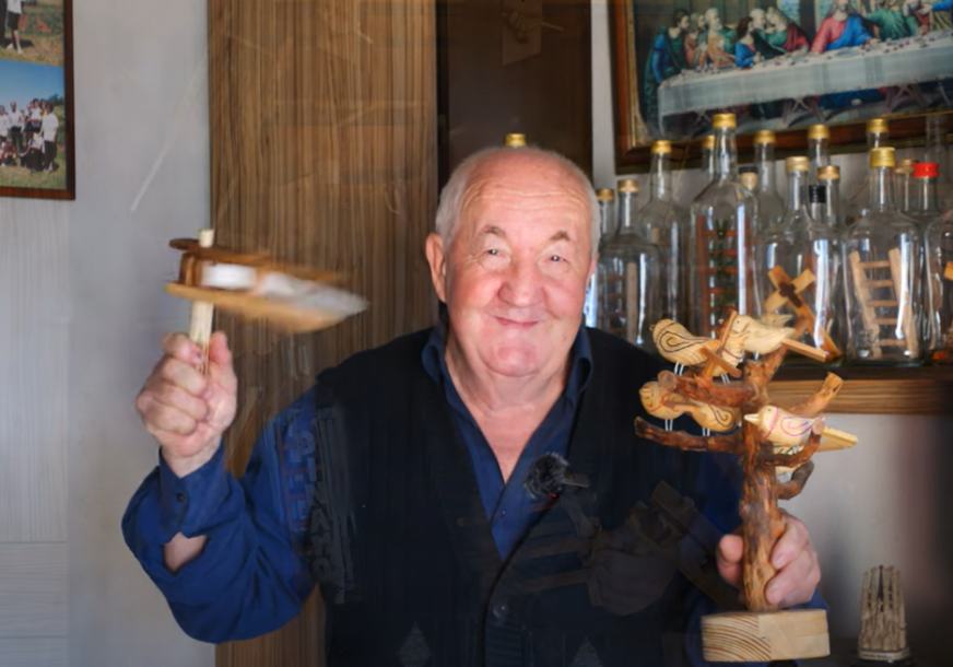 U Njemačkoj ne treba nam štela, uvijek čeka bauštela: Penzioner Marijan izrađuje etno suvenire, sastavlja pjesme, a neke je posvetio i gastarbajterima (VIDEO)