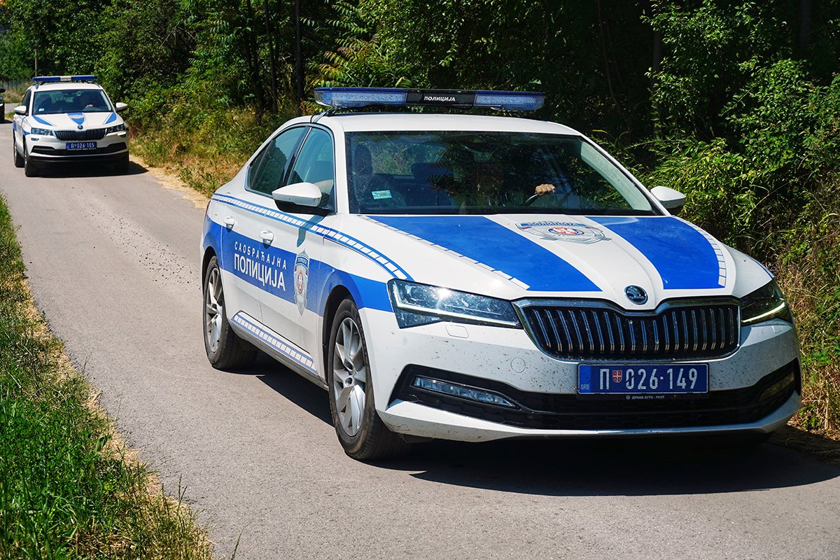 Stravičan zločin u Srbiji: Ubio suprugu i sina (7)