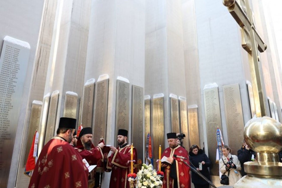 U Banjaluci otkriveno Centralno spomen-obilježje sa uklesanim imenima poginulih boraca
