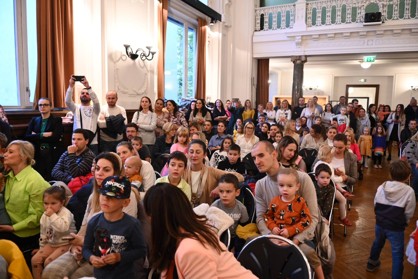 U organizaciji Predstavništva RS u Austriji: Puna sala gostiju uživala u koncertu “Vrapčića” u Beču