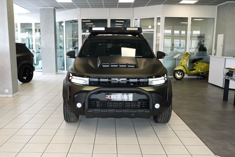 Kako izgleda Dacia od 50.000 evra: Jeftini SUV pretvorili u moćan terenac