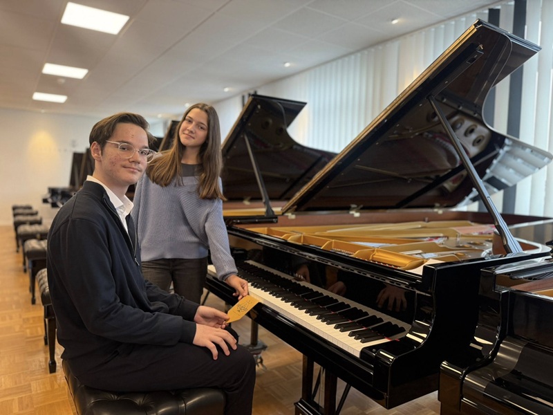 Ljubiša Petrović otišao u Hamburg po klavir od pola miliona KM: “Istorijski momenat za naš grad” (FOTO)