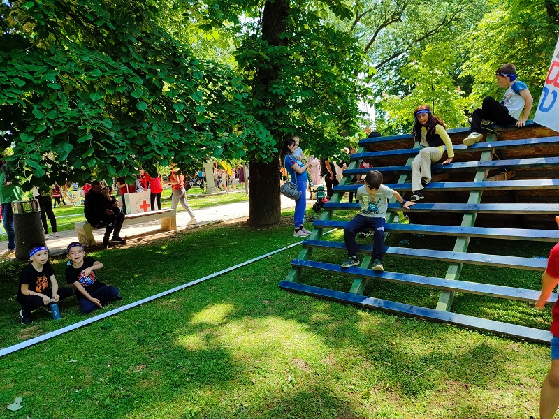 Mladi Bijeljinci oduševljeni trkom sa preprekama (FOTO)