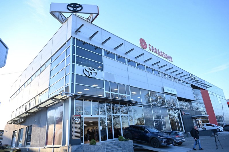 Toyota Sladaboni u novom ruhu: Svečano otvoren prošireni salon i novo skladište (FOTO)