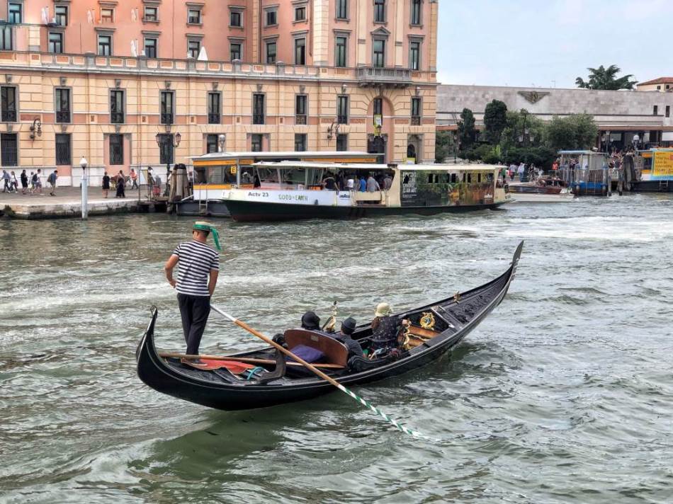 Incident u Veneciji: Albanci napali srpske učenike na ekskurziji, ima teže povrijeđenih