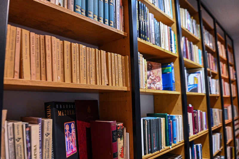 Biblioteka Srpskog centra u Beču može da se pohvali sa 5.000 naslova (FOTO)