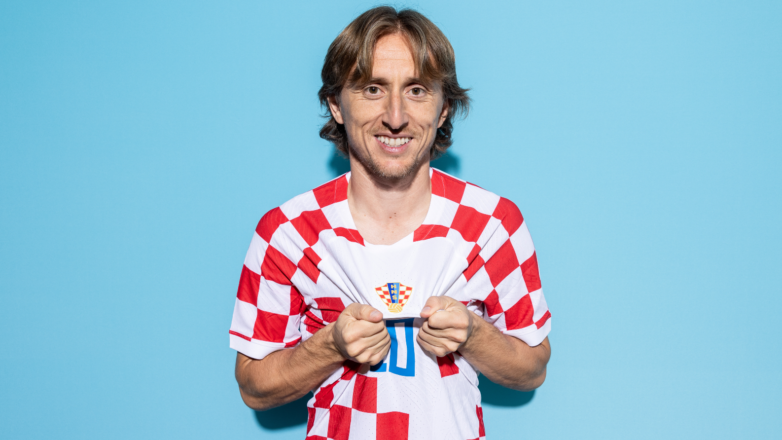 Modrić poklonio potpisani dres žrtvama zemljotresa u Turskoj