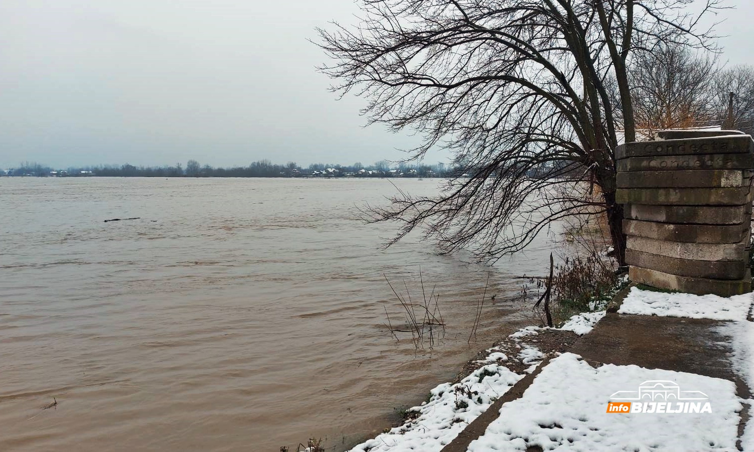 InfoBijeljina kod Pavlovića mosta: Pogledajte vodostaj Drine (FOTO, VIDEO)