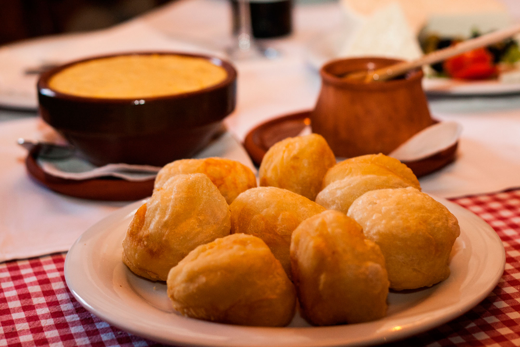 Uštipci i cicvara privlače turiste: Prva “Gastronaut” brošura sa specijalitetima iz Srpske uskoro onlajn