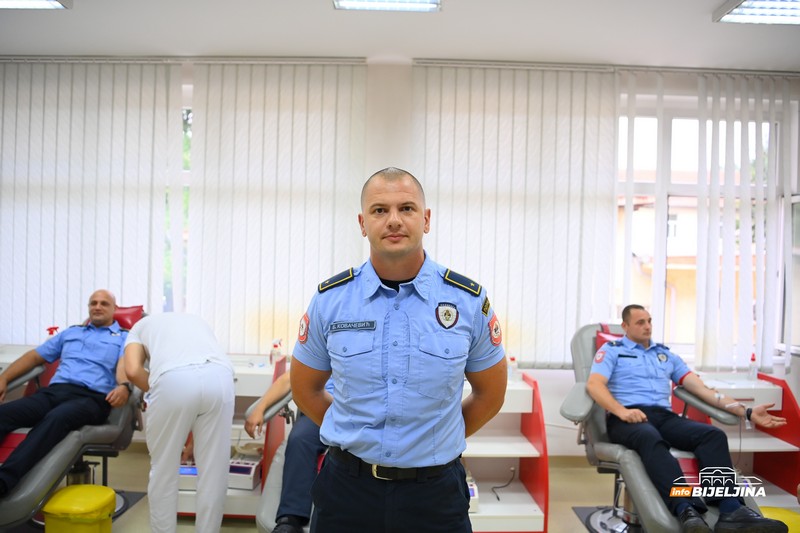 Desetine policajaca PU Bijeljina donirale krv: Neki u humanom čini učestvuju i više od 50 puta (FOTO)